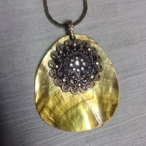 24"Gold chain w Abalone shell penant